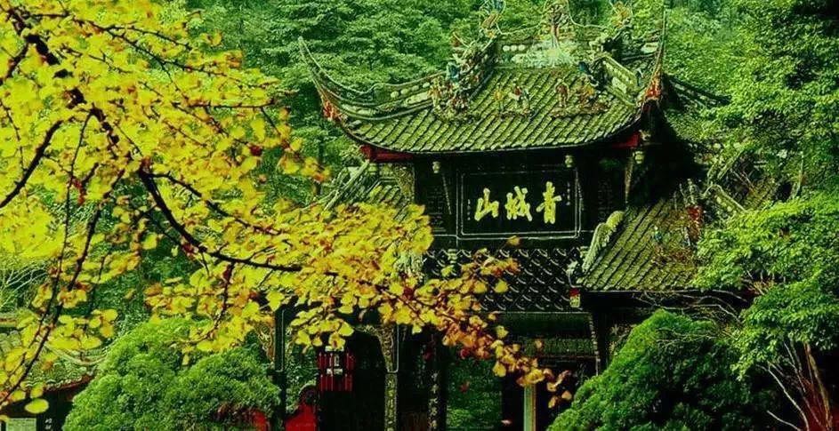 公职人员自掏腰包旅游,也算违纪?真相是......