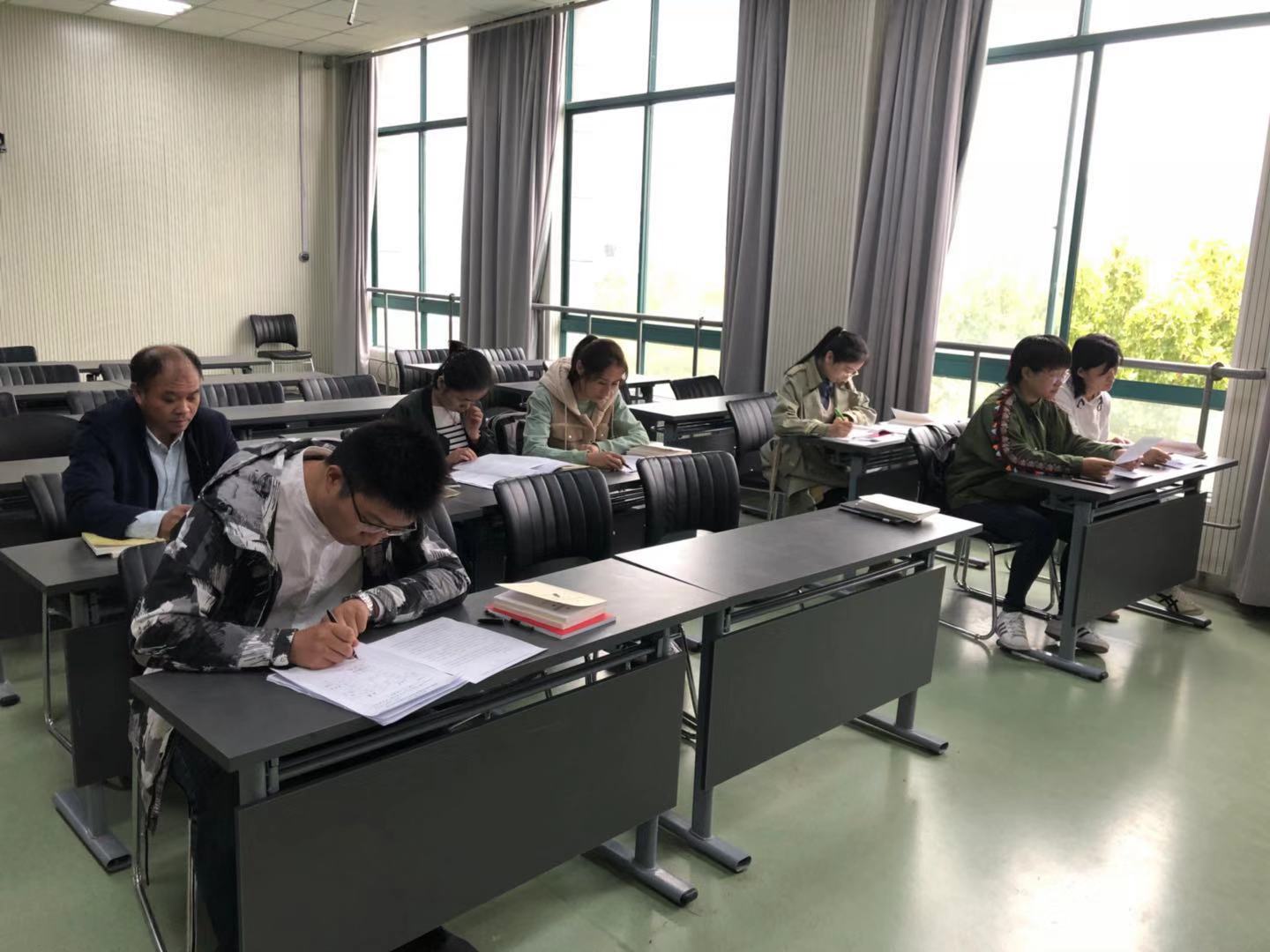 健康与养老教育学院党支部开展 “不忘初心牢记使命”主题教育学习研讨会