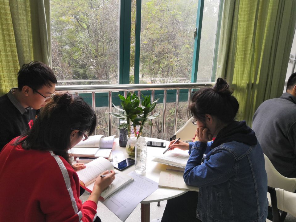 机关第四党支部扎实推进主题教育学习