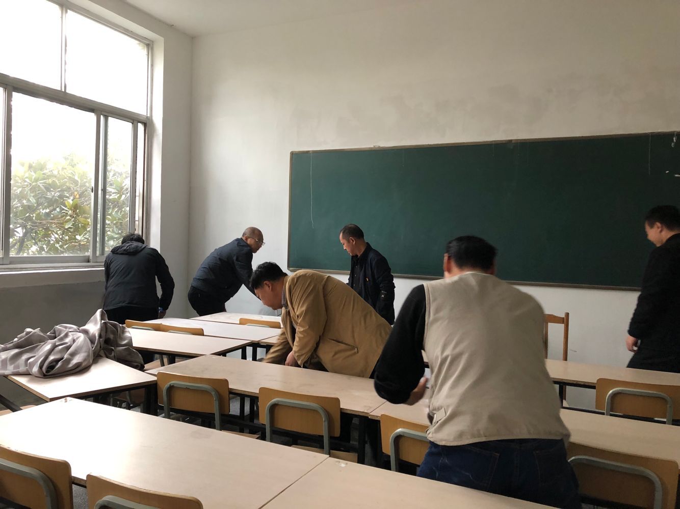 服务群众，从身边小事做起 ——记远程开放教育学院党支部志愿服务活动