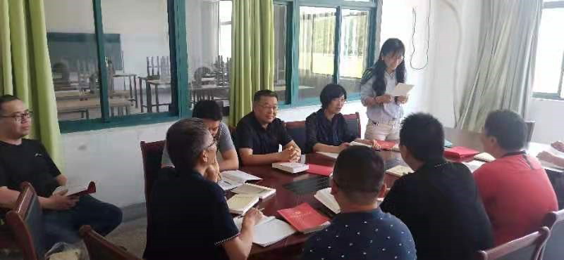 王萍同志诵读革命诗词《清平乐·六盘山》