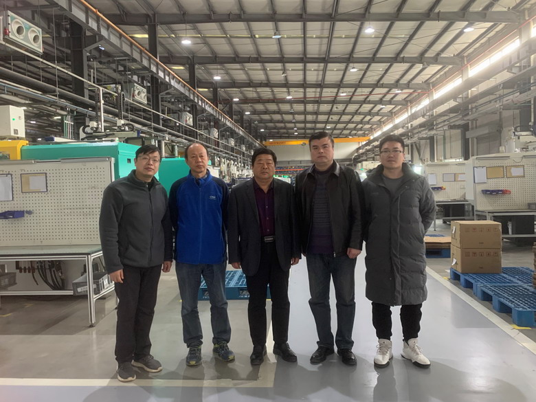 参观学生工作岗位情况