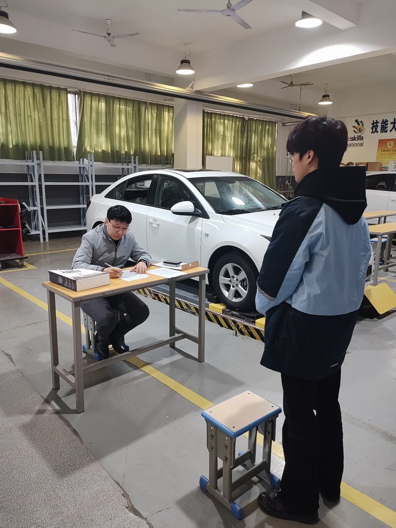 新能源汽车运用与维修专业面试