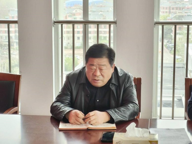 校领导王传喜同志指导汽车工程学院党支部组织生活会